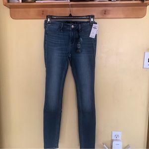 Hollister size 1 R  NWT  jeans